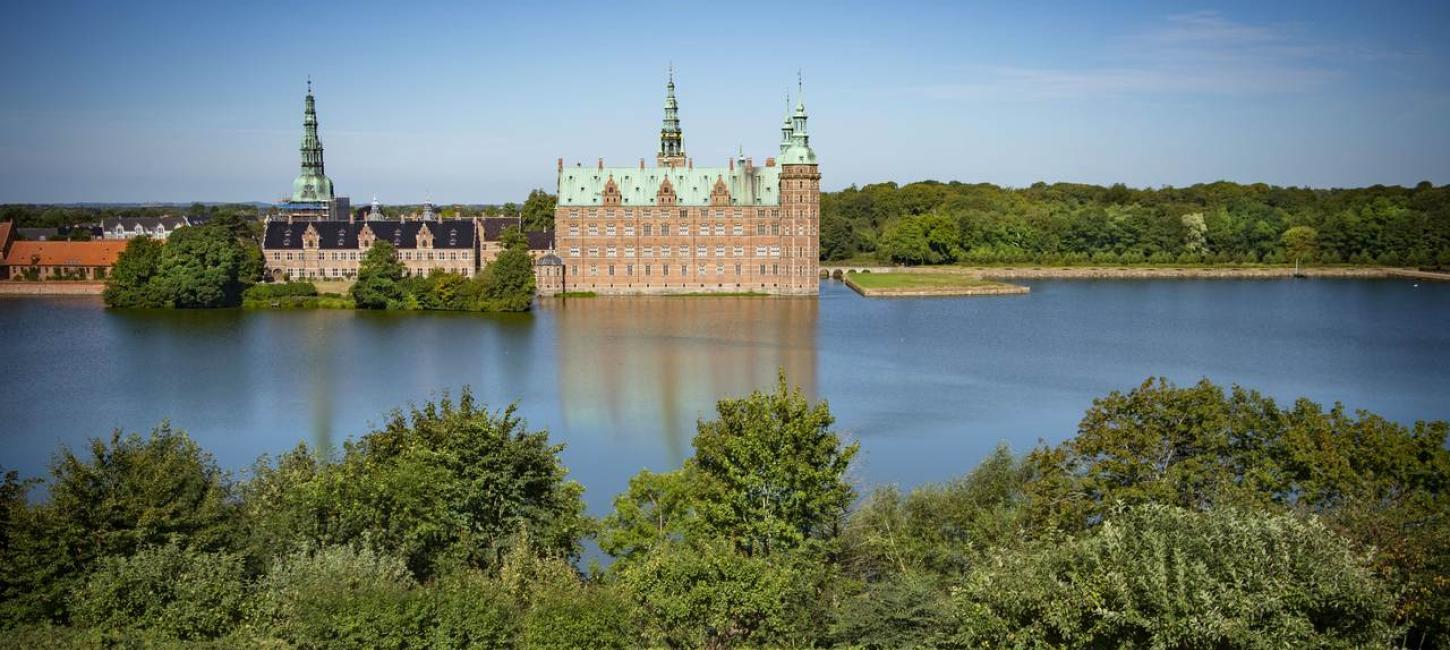 Slotssø Palæet i Hillerød udsigt over Fr.Borg Slot